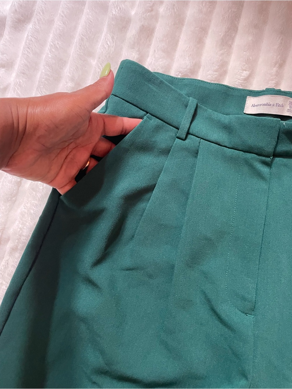 Abercrombie & Fitch Wide-Leg High-Rise Pants in Forest Green - Picture 12 of 16